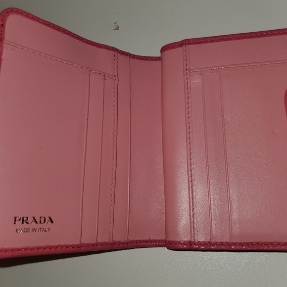 Auth. PRADA PINK SMALL WALLET - Picture 3 of 14